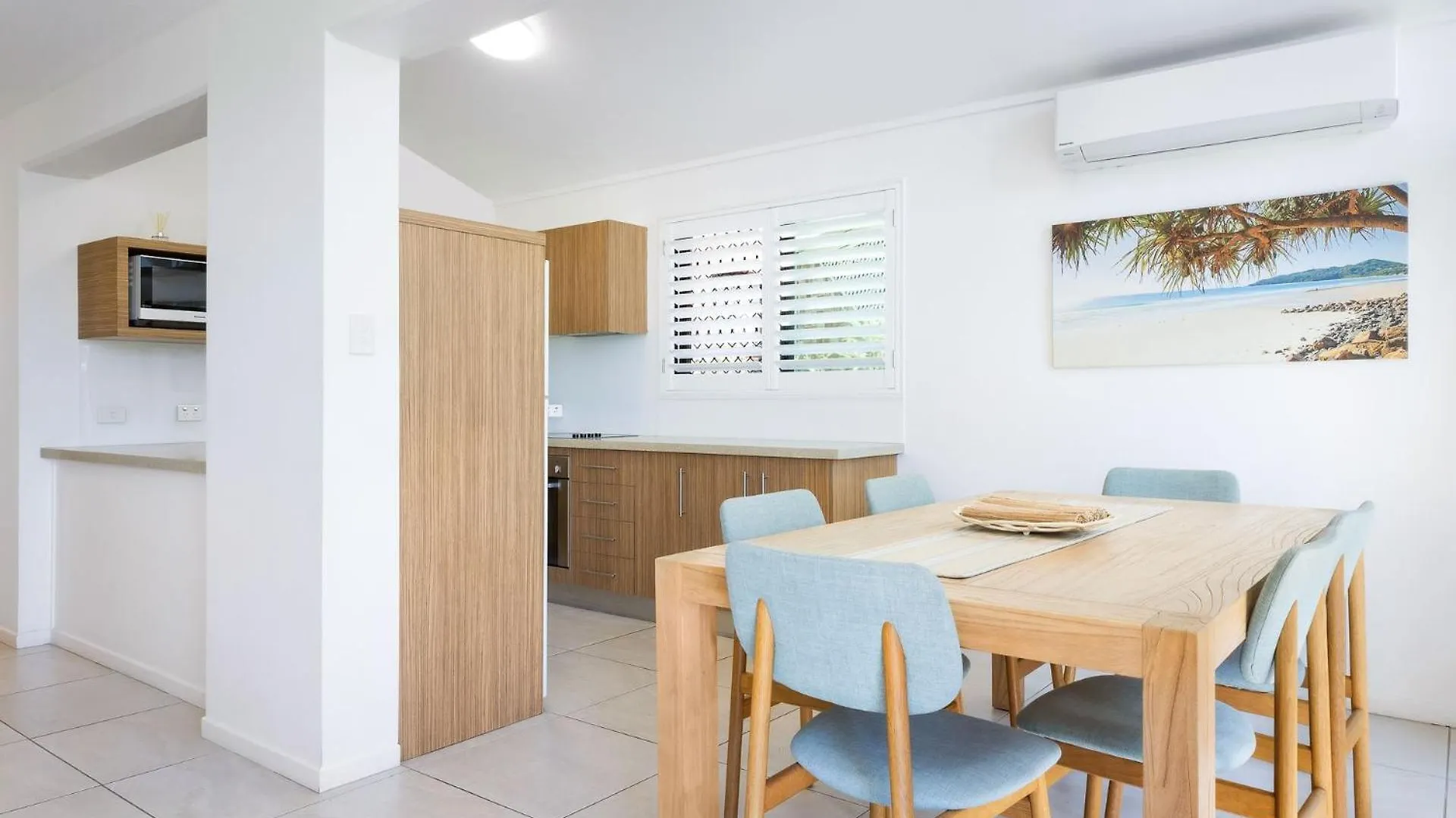Byron Bay Beachfront Holiday Apartments Courtyard 1