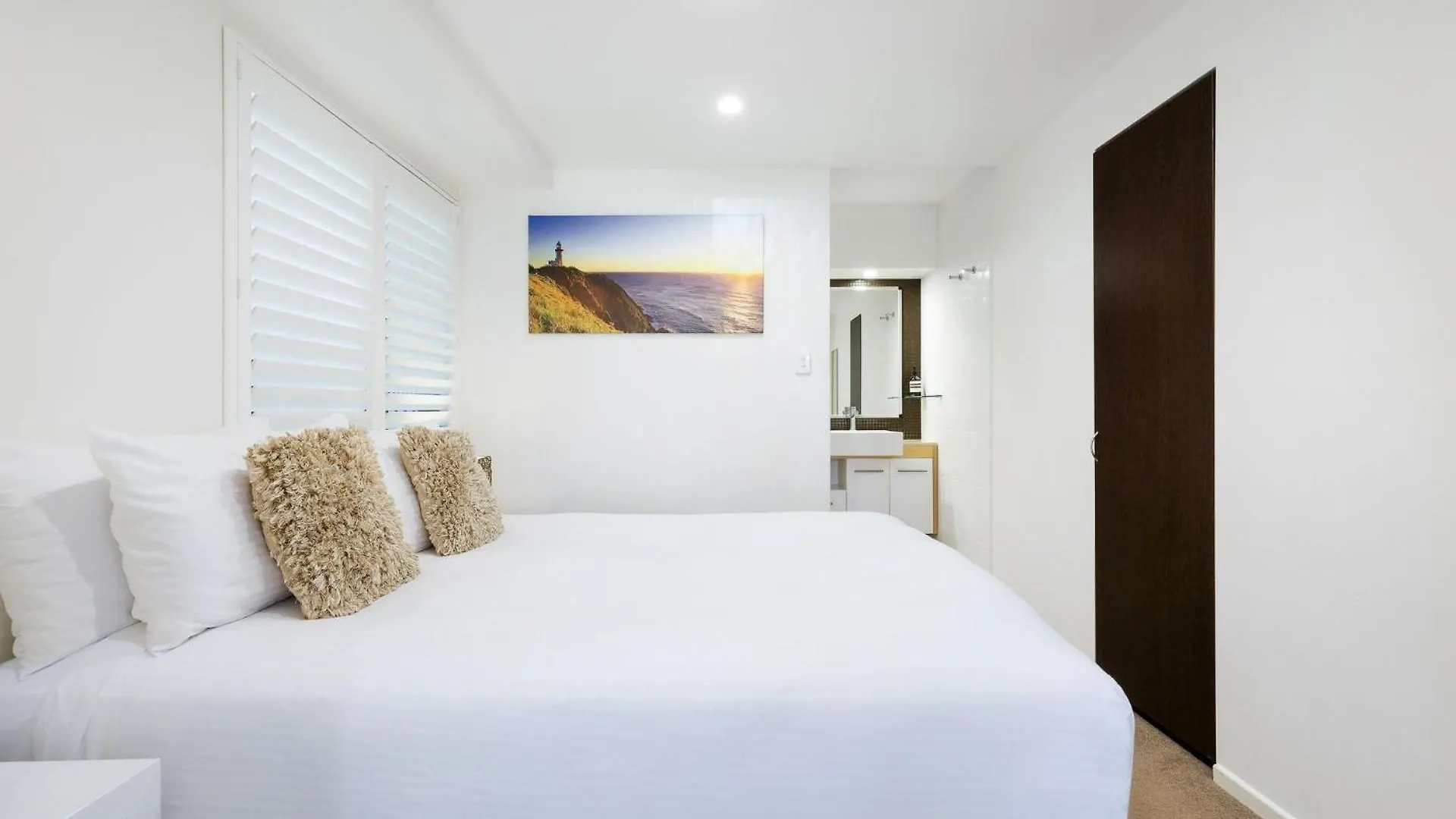 Byron Bay Beachfront Holiday Apartments Courtyard 1 0*, Byron Bay Australia