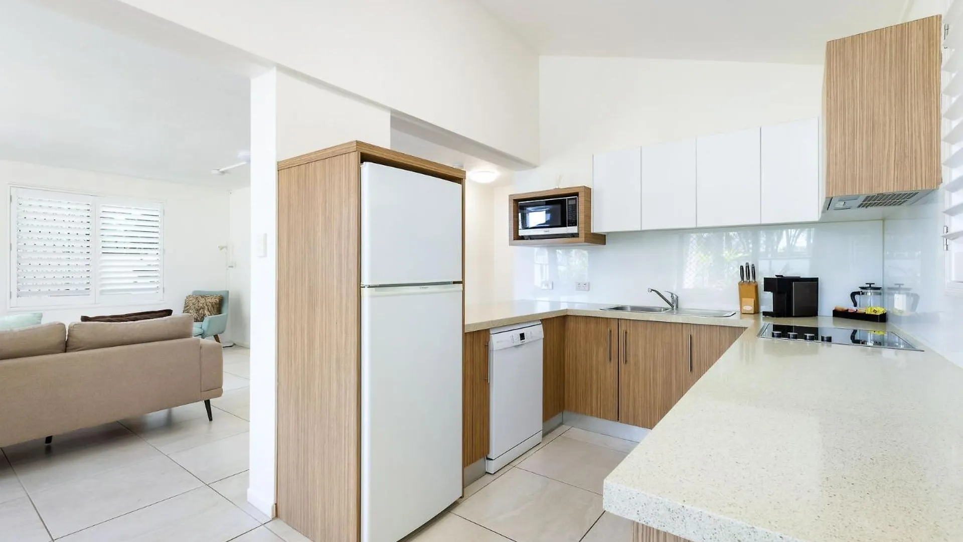 Byron Bay Beachfront Holiday Apartments Courtyard 1 0*, 바이런베이